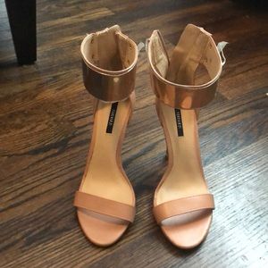 Nude strappy heel with gold trim
